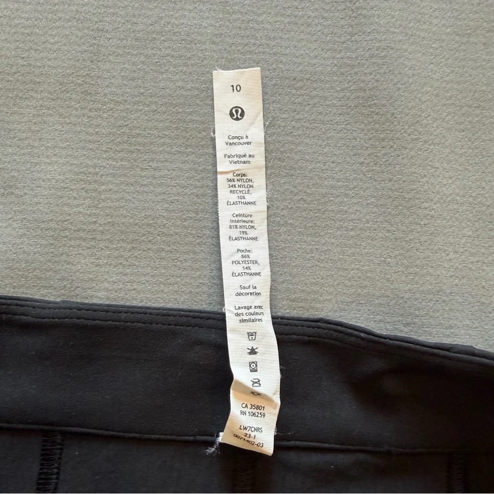 Lululemon Relaxed-Fit Super-High-Rise Cargo Short 4" Black Size 10 - Picture 7 of 15